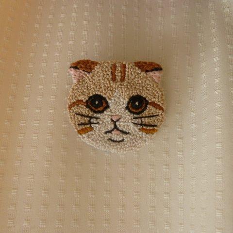 ねこちゃんの刺繡ブローチ(=^・・^=)