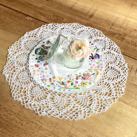 刺繍とレースのドイリー（Alice　アリス）