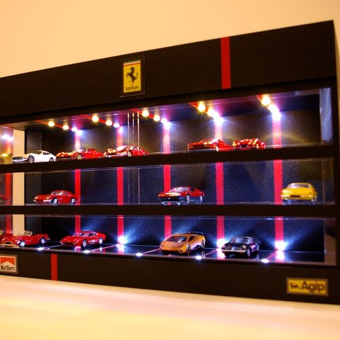 No.446　1/64展示30台可・3層式 レッドライン・ディスプレーBOX / LED25灯・スタイリッシュジオラマ・トミカ、ホットウィールなどにも