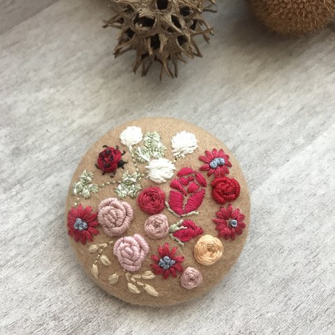 （大）刺繍ブローチ てんとう虫