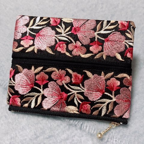 インド刺繍のティッシュケース