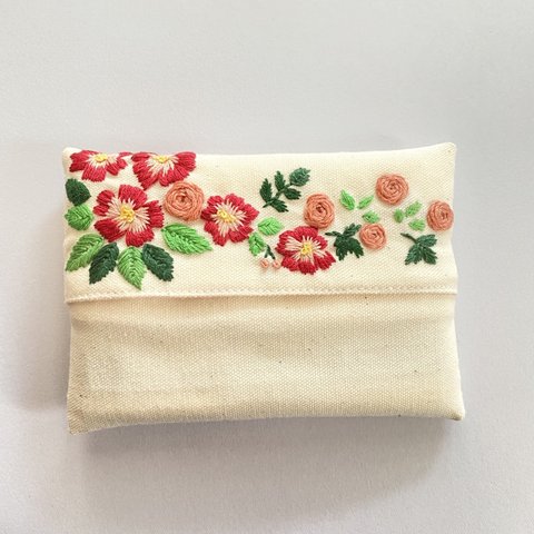 バラの刺繍　ティッシュケース　花柄　刺しゅう