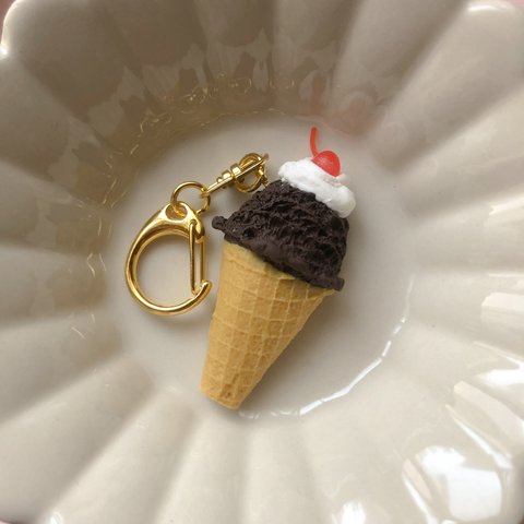 ハッピーアイスクリーム　キーホルダー　チョコレート