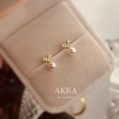 Heart &Pearl bijou earrings cute ハートとパールのビジューイヤリング　オフィス小さめゴールド真珠煌めく可愛い樹脂ピアス大人女子会上品キラキラ高級高品質綺麗めお洒落