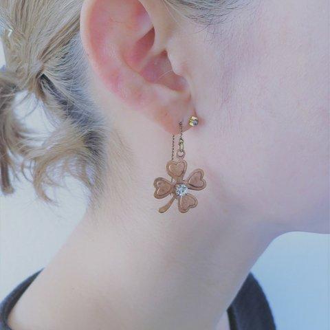 四つ葉クローバーピアス pierced earrings clover <PE3-1219>