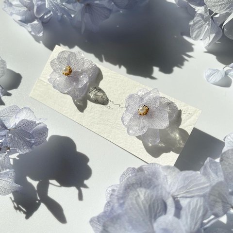 紫陽花のイヤリング／ピアス　くすみブルー
