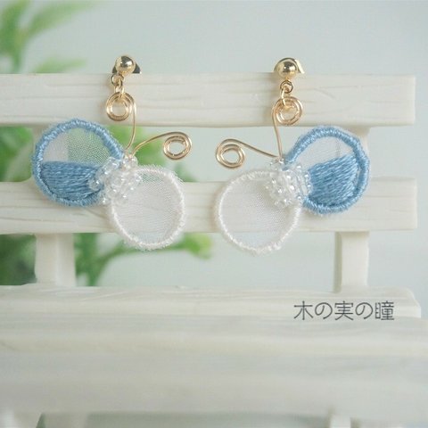 刺繍ピアス「ちょう（ブルー）」