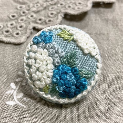 あじさいの刺繍　ブローチ/ヘアゴム