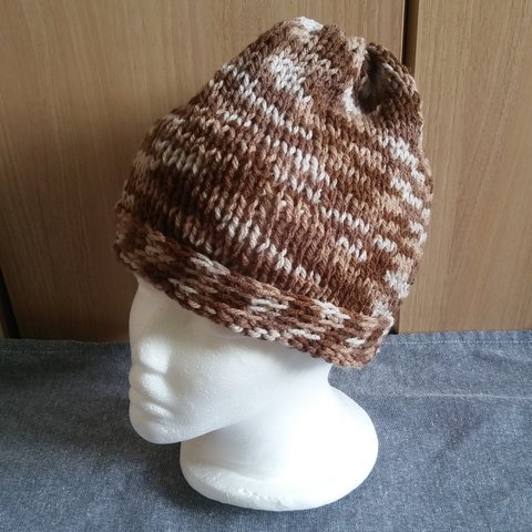 カラフル毛糸の手編み帽子(セピアブラウン)