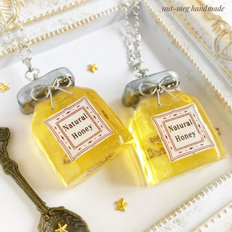 瓶入り蜂蜜のネックレス(明るいハニーイエロー)(honey necklace/スイーツデコ/フェイクスイーツ/お菓子/食品サンプル/フェイクフード)