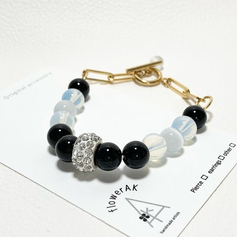 Cat's eye and onyx and moonstone bracelet  gold