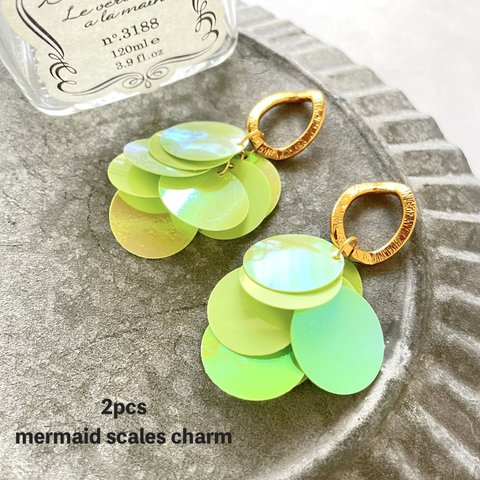 2pcs☆ charm・mermaid scales muscat（スパンコールチャーム）