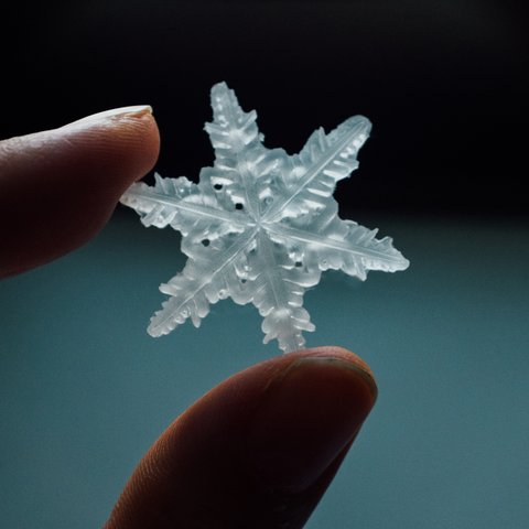 雪、ついてるよ　no.15 雪の結晶　ピンブローチ　樹枝結晶