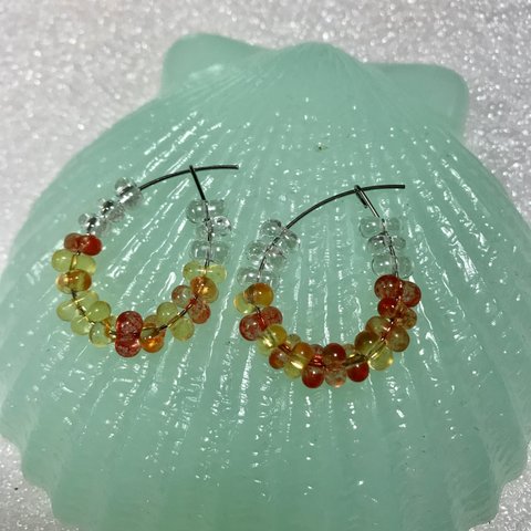 オレンジレッドファルファーレフープピアス