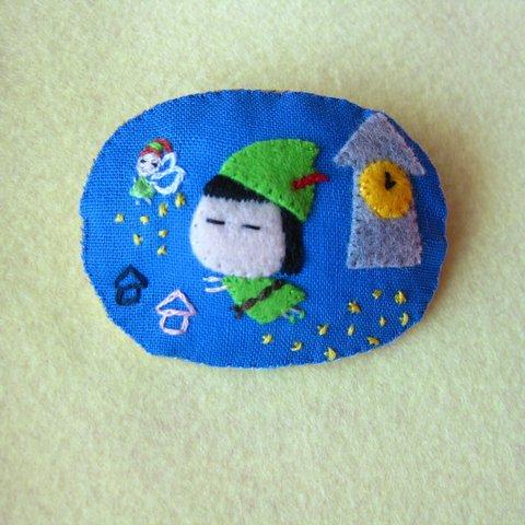 ネバーランドを目指す女の子＜布ブローチ(刺繍ブローチ)＞