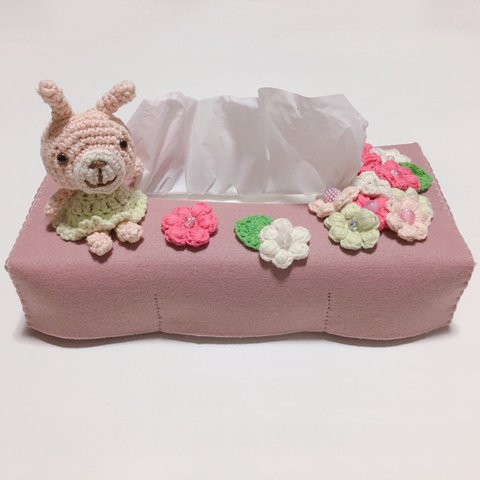 【ティッシュケース】ワンピースのうさちゃんとお花畑