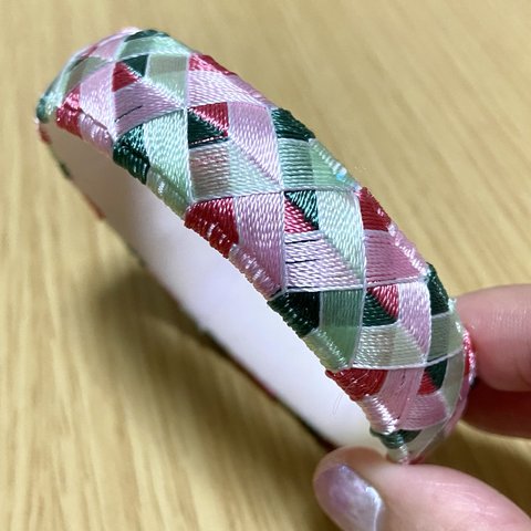 指抜き刺繍バングル　1