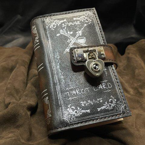 魔導書型タロットカードケース Grimoire 茶の書