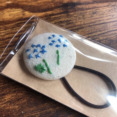 くるみボタン　ヘアゴム　刺繍