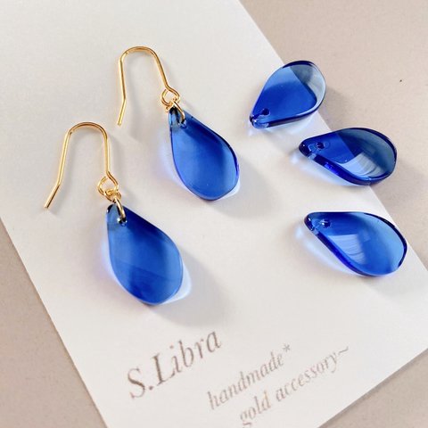 blue glass〜透き通る青色〜ロイヤルブルーガラス　ピアス イヤリング