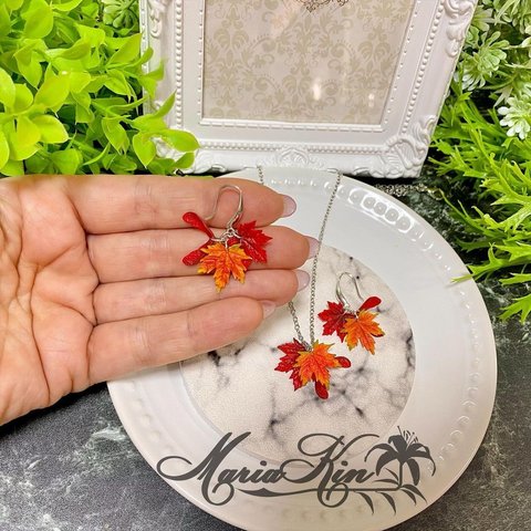 Autumn collection, earrings+necklace "maple leaf" 秋のコレクション、イヤリング+ネックレス「モミジの葉っぱ」