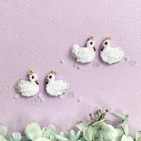 swan ballerina（白鳥）／ビーズ刺繍ピアス、イヤリング