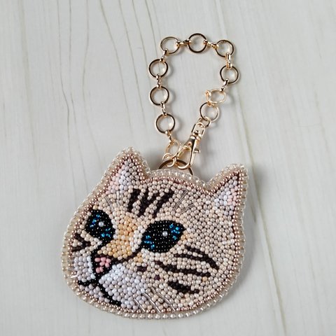 ビーズ刺繍◆猫のバッグチャーム＊ベージュ