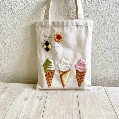 Cafe-sweets☆羊毛刺繍 キャンバストート〜ソフトクリーム🍦🍦🍦