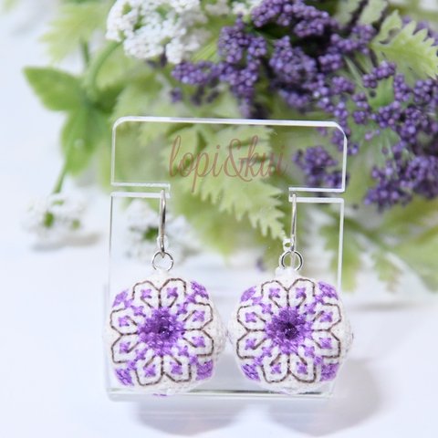 ビスコーニュ型ピアス～purple flower～