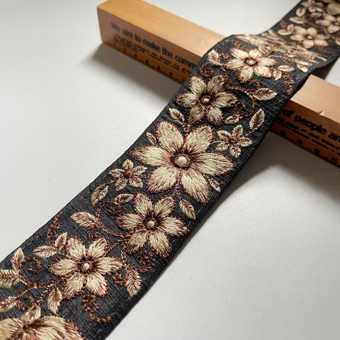 約5.5cm幅/刺繍リボン/黒/ベージュ刺繍/花柄/花刺繍