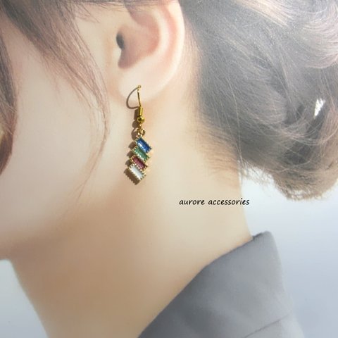 colorful pierced earrings　カラフル　個性的　スクエア　四角　シンプル　小ぶり　カジュアル　