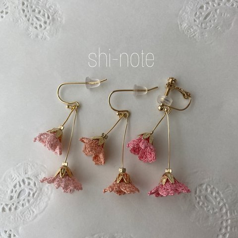 さくらさくら　ゆれる二つの桜のイヤリング