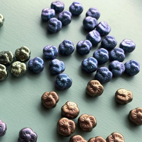 【6コセット】#czech beads#チェコビーズ　pansy 11✖️9㍉ iridescent blue