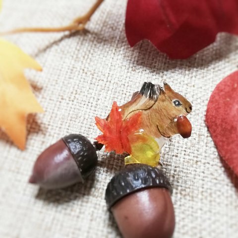 紅葉とリスさんのリング