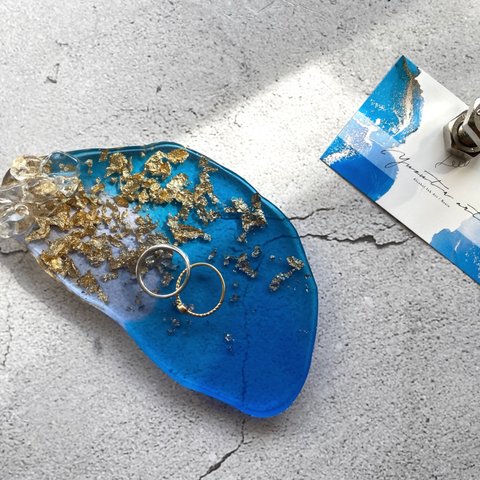 天然石を使ったゴールドが散らばるブルーのコースター･小物置き･リングピロー