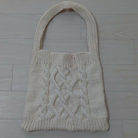 アラン編み模様のショルダーバッグ