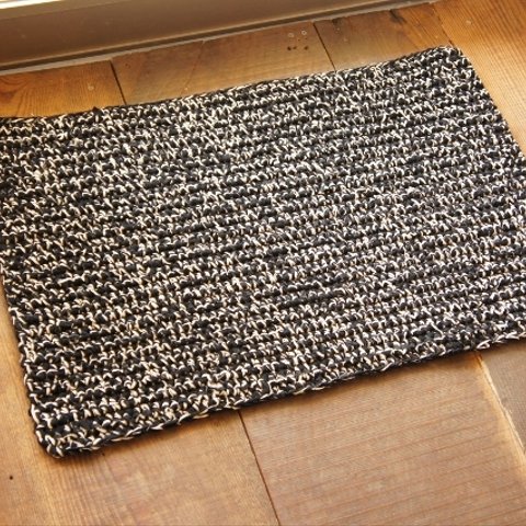 裂き編みマット　A