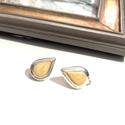 0295 AMERICA VINTAGE EARRING  USA ヴィンテージ　イヤリング　アンティーク  クラシカル　フラワー　大ぶり　クリップ　ナチュラル　カジュアル　ビーズ　　パール　