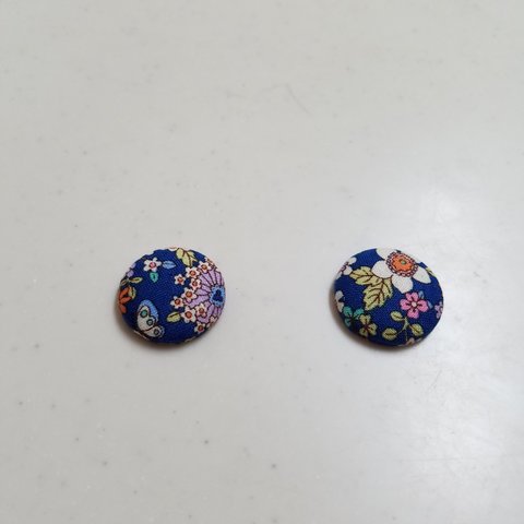 和風ぼたんピアス