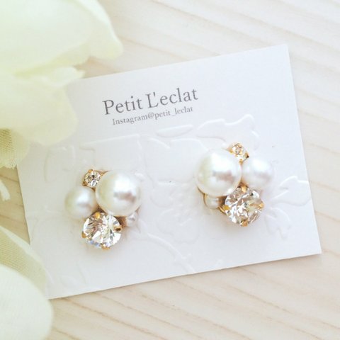 ホワイトpearl×クリスタルスワロフスキーbijouピアス/イヤリング