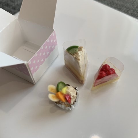 ミニチュア　ケーキセット　粘土細工　