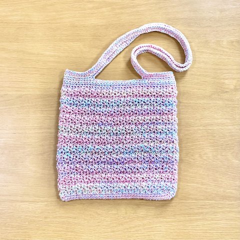 手編み ぺたんこバッグ ◆ カラフル ピンク 花柄