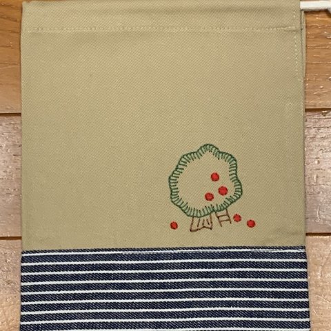 手刺繍入りポーチ♬