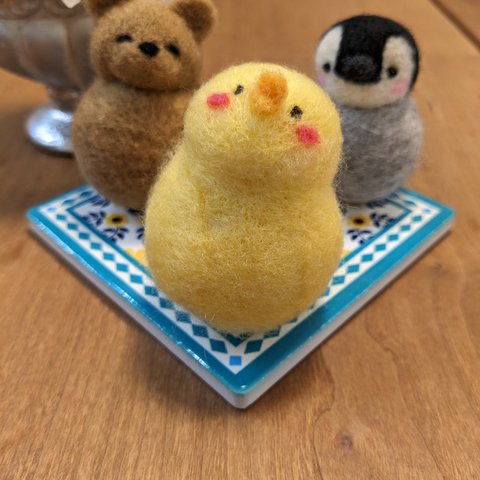 ヒヨコのおきあがりこぼし（羊毛フェルトひよこ）