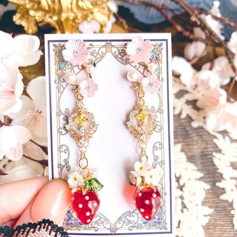 【苺姫】　いちご　イチゴ　花　フラワー　ピンク　春　ピアス　耳飾り　プリンセス　桜　サクラ　さくら　桜色