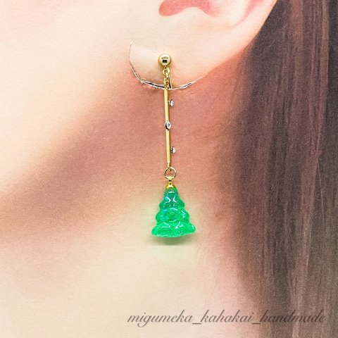 Tiny Xmastreeのイヤリング/ピアス グリーン☆レジン