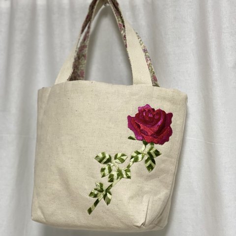 リバーシブル★ミニトートバッグ★花柄★ローズ刺繍プリント★中綿入り