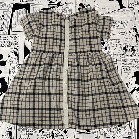 新品100cm前開き　チェック柄半袖ワンピース　女の子　スナップボタン介護服