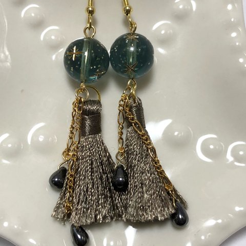 雪タッセルピアス／イヤリング