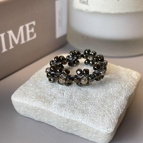 ＊Olive brown ring🫒＊　個性的　ビーズリング　オリーブ　ビーズアクセサリー　カーキ　ブラウン　大人可愛い